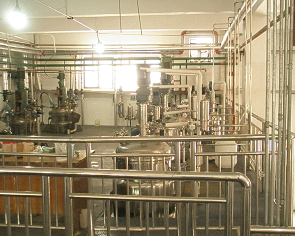 LG-PJ系列 全自動(dòng)多聯(lián)不銹鋼發(fā)酵罐&mdash;大型發(fā)酵車間